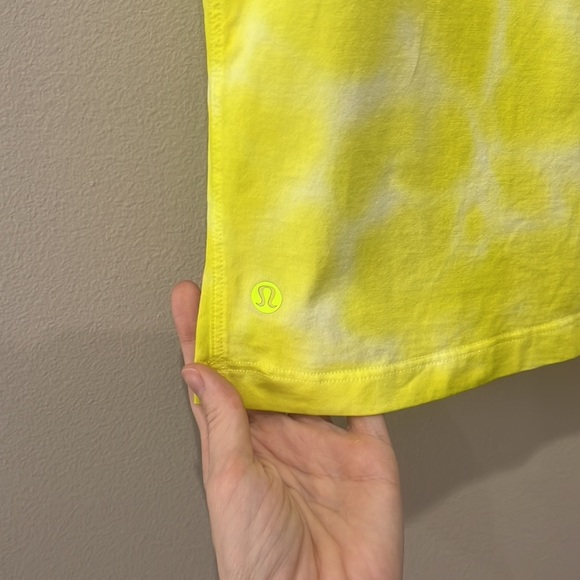 Lululemon Women's All Yours Tank Top Tie Dye Highlighter Yellow in size 4 - Picture 5 of 9